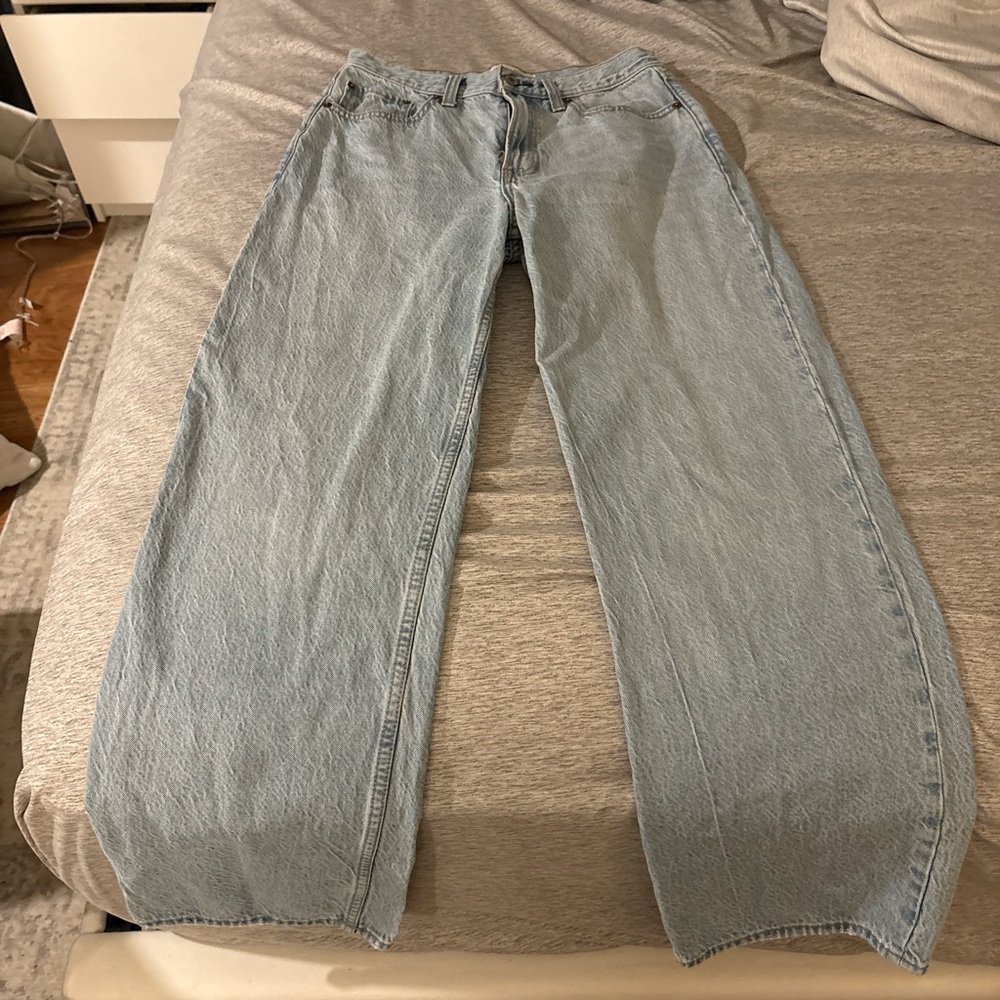Abercrombie & Fitch Light Wash Wide Leg Women’s Jeans